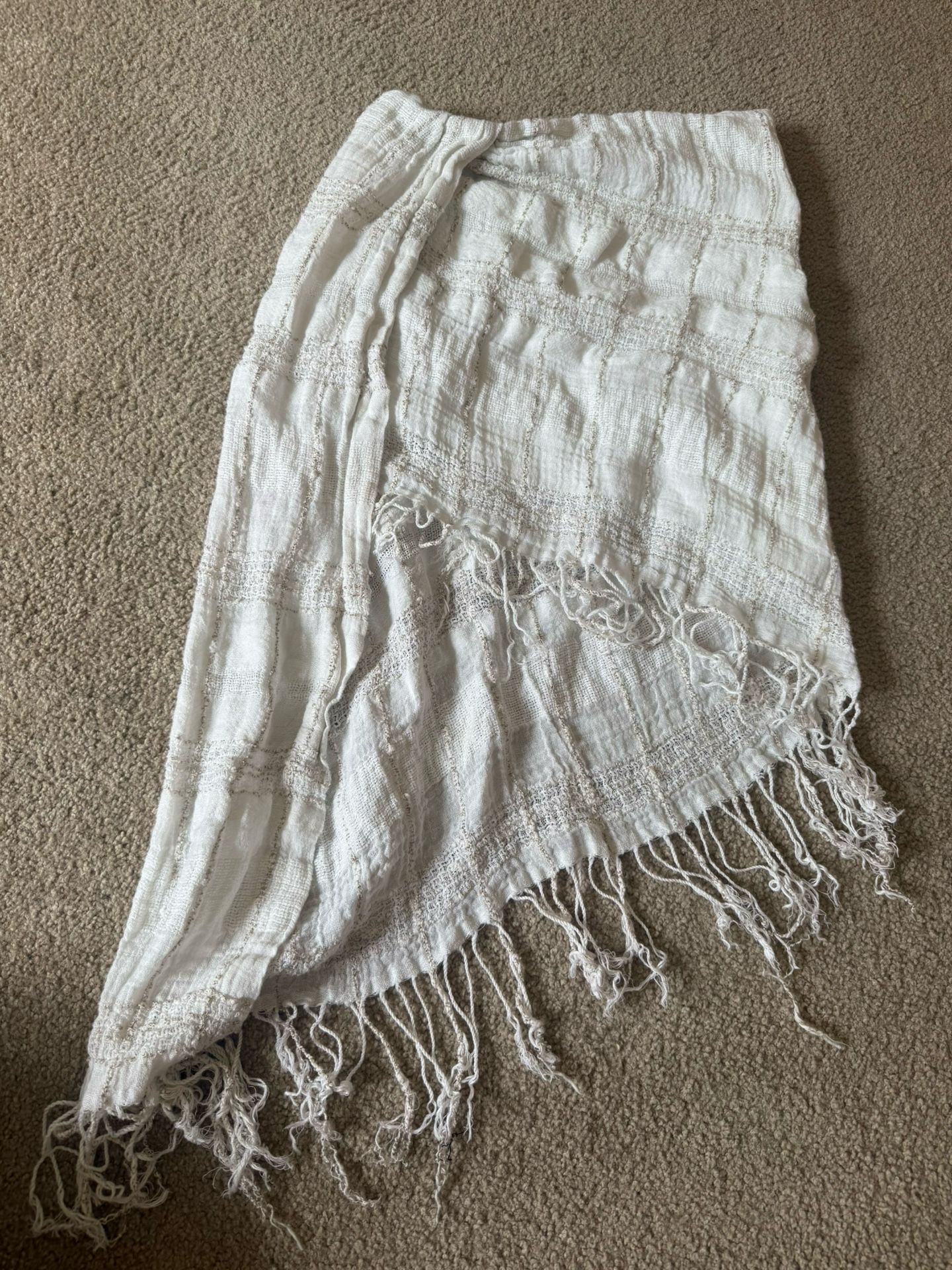 $20| Medium Zara Textured Skirt