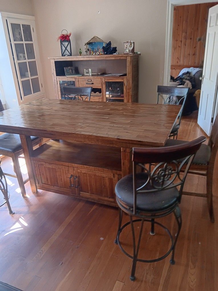 Dining Room Table
