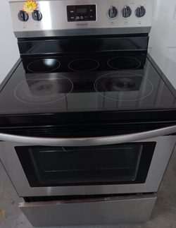 Frigidaire Stainless Electric Stove – Glass Top 30"