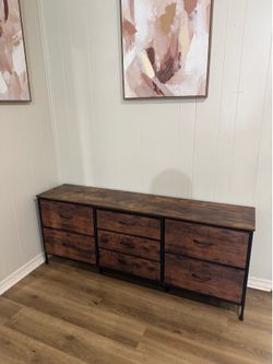 Rustic TV Stand / Dresser with 7 Drawers – Excellent Condition