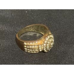 womens size 8 / 925 ring Missing Some Stones An Discolored