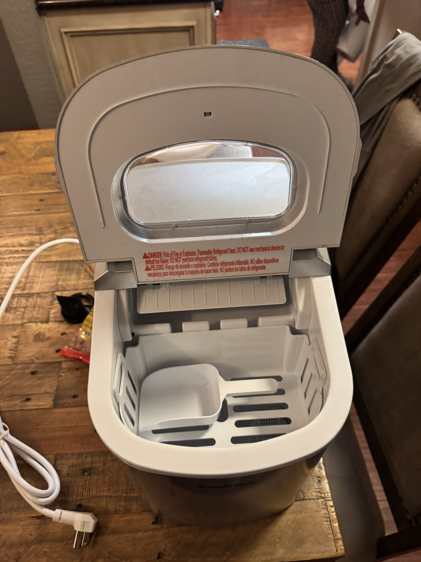 Magic Chef Ice Maker