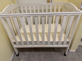 FREE Mini Crib