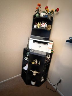 Corner table