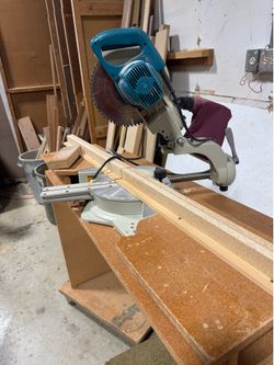 Makita 10” slide compound saw