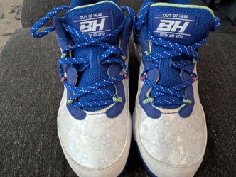 Baseball cleats