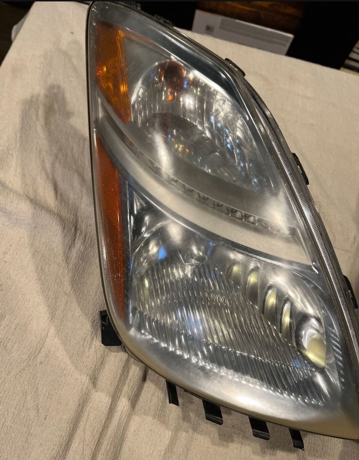 2006-2009 Toyota Prius HID Headlight Passenger Side