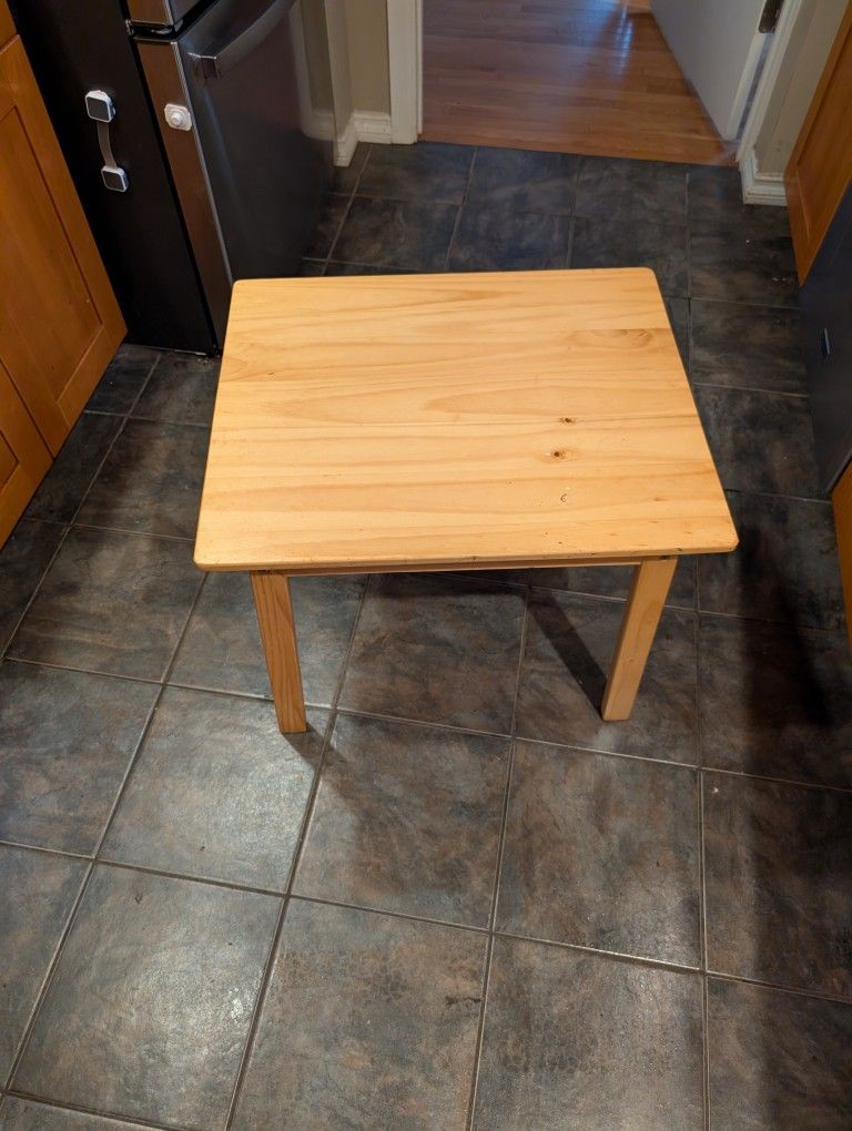 Free Wooden Toddler Table