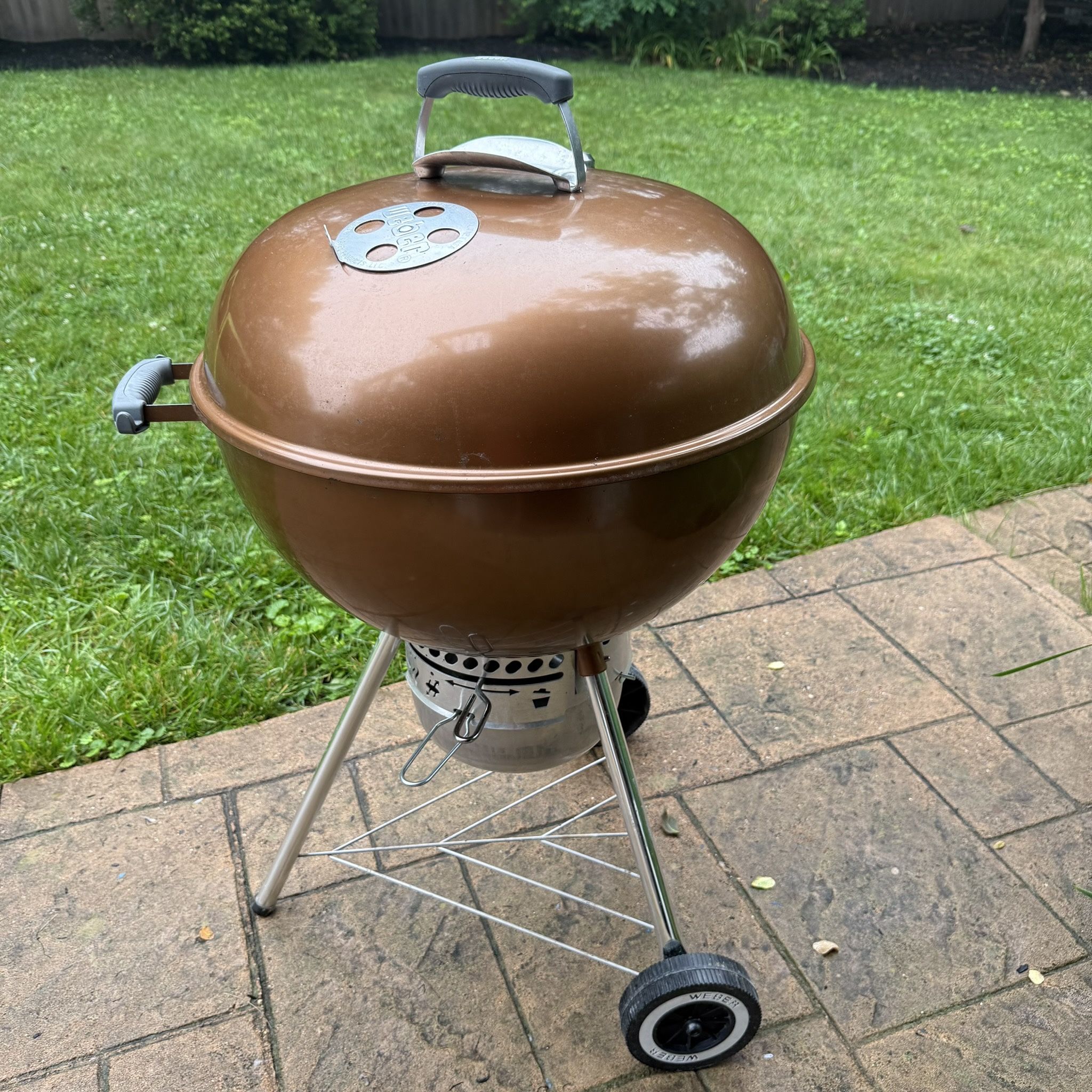 Weber Original Kettle Premium Charcoal Grill, 22 Inch, Copper