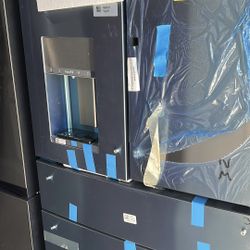 GE Profile 27.9 cu. ft. Smart 4-Door French Door Refrigerator with Door-in-Door in Fingerprint Resistant Stainless Steel