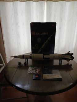NASA COLLECTOR'S PIECE: LEGO IDEAS SATURN V (SET 21309)