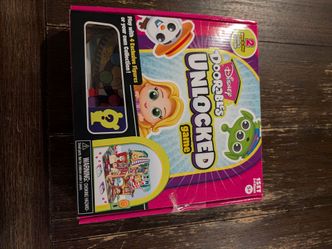 Disney Doorables Unlocked Board Game with 4 Figures