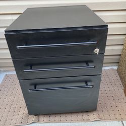 File Cabinet With Lock 