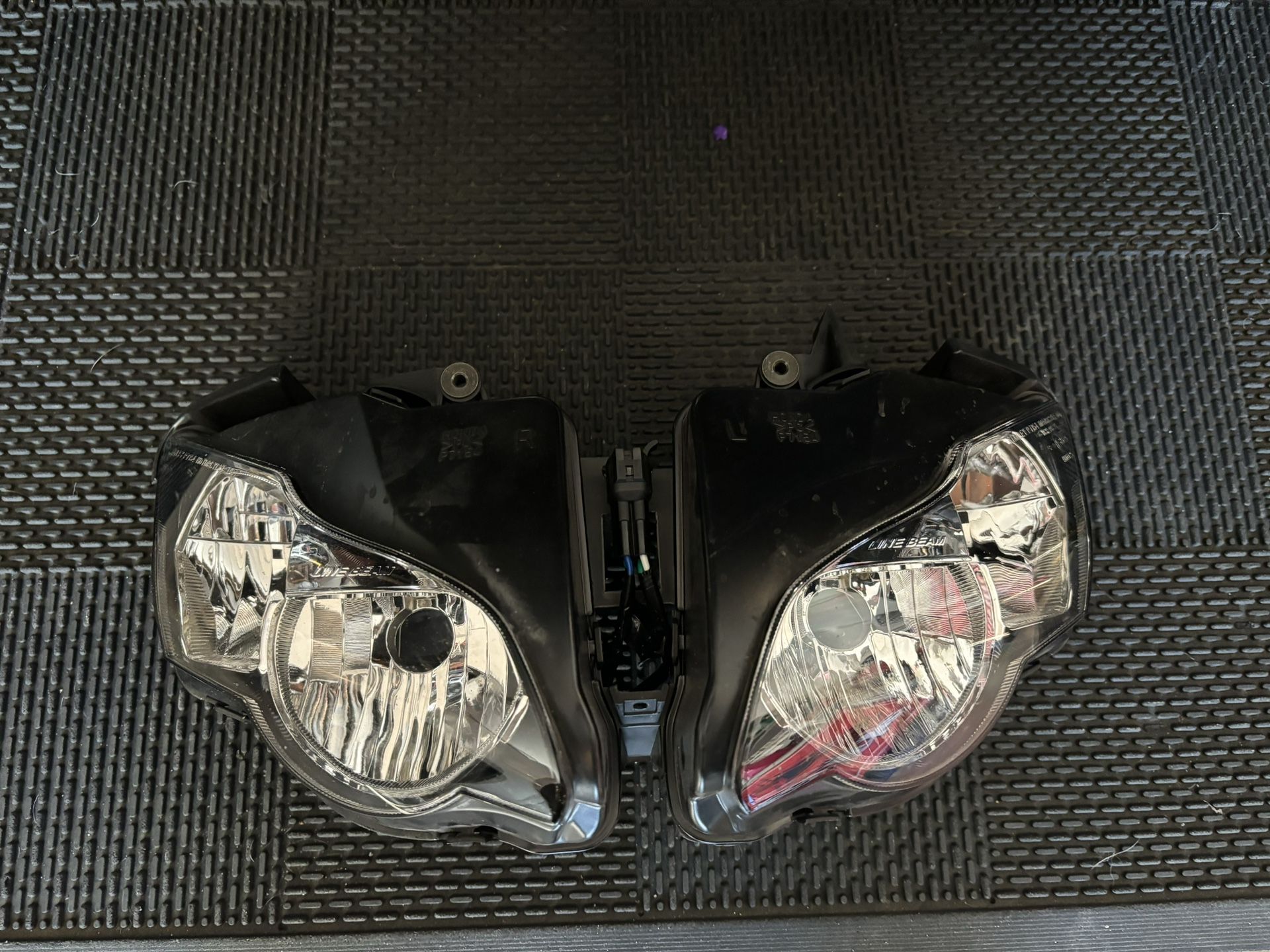 08-11 Honda CBR 1000 RR Headlights