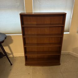 Bookshelf 4 adjustable Shelves 