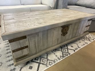 White Wash Gray Lift Top Coffee Table