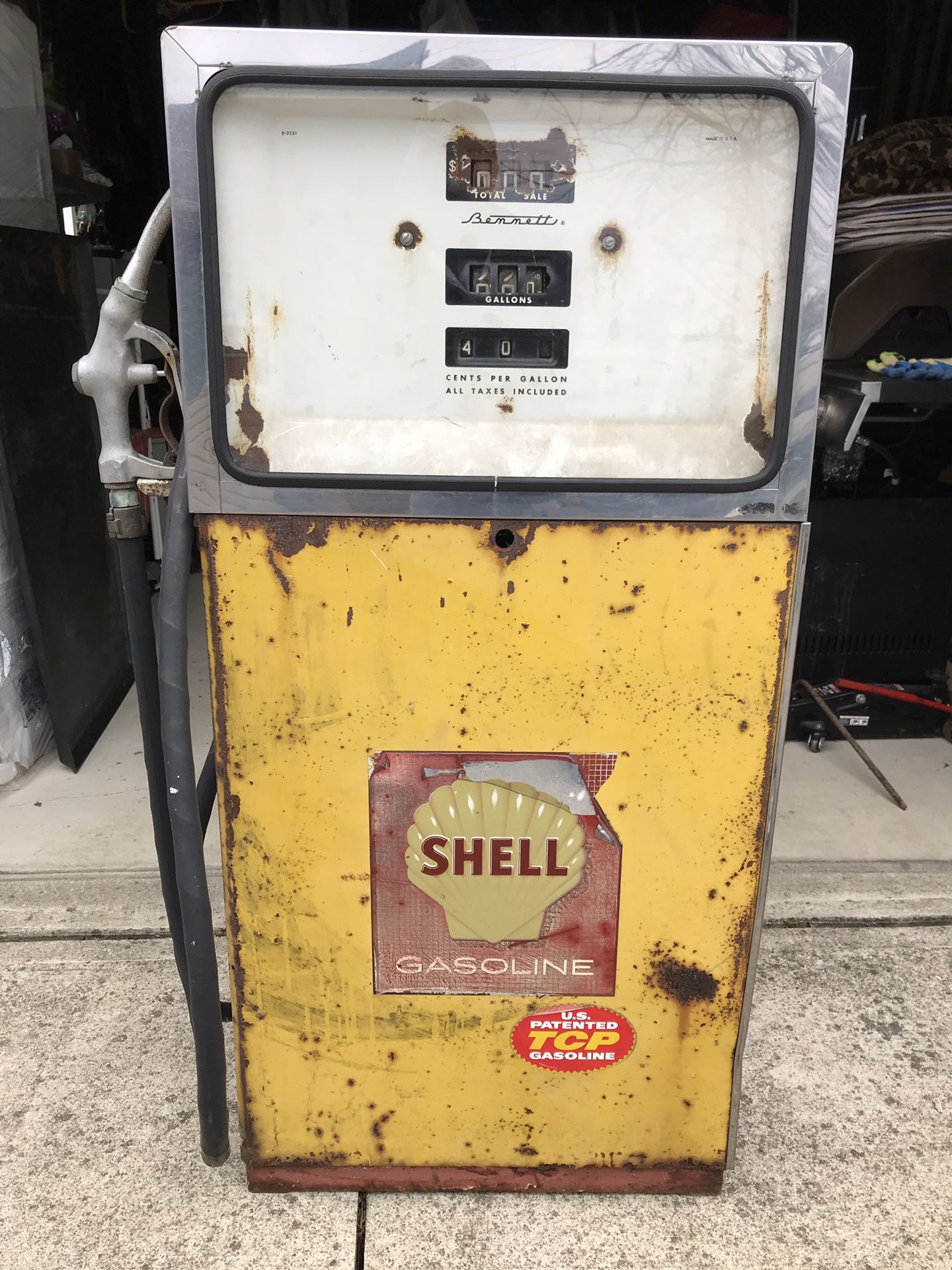 A Restored Vintage Shell Petrol Pump – Circa 1950