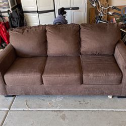 Couch /fold Out Double Bed 