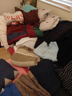 MANY BRANDS AND COLORS OF VINTAGE AND RETRO MENS OR WOMEN'S SWEATERS AND SWEATSHIRTS 