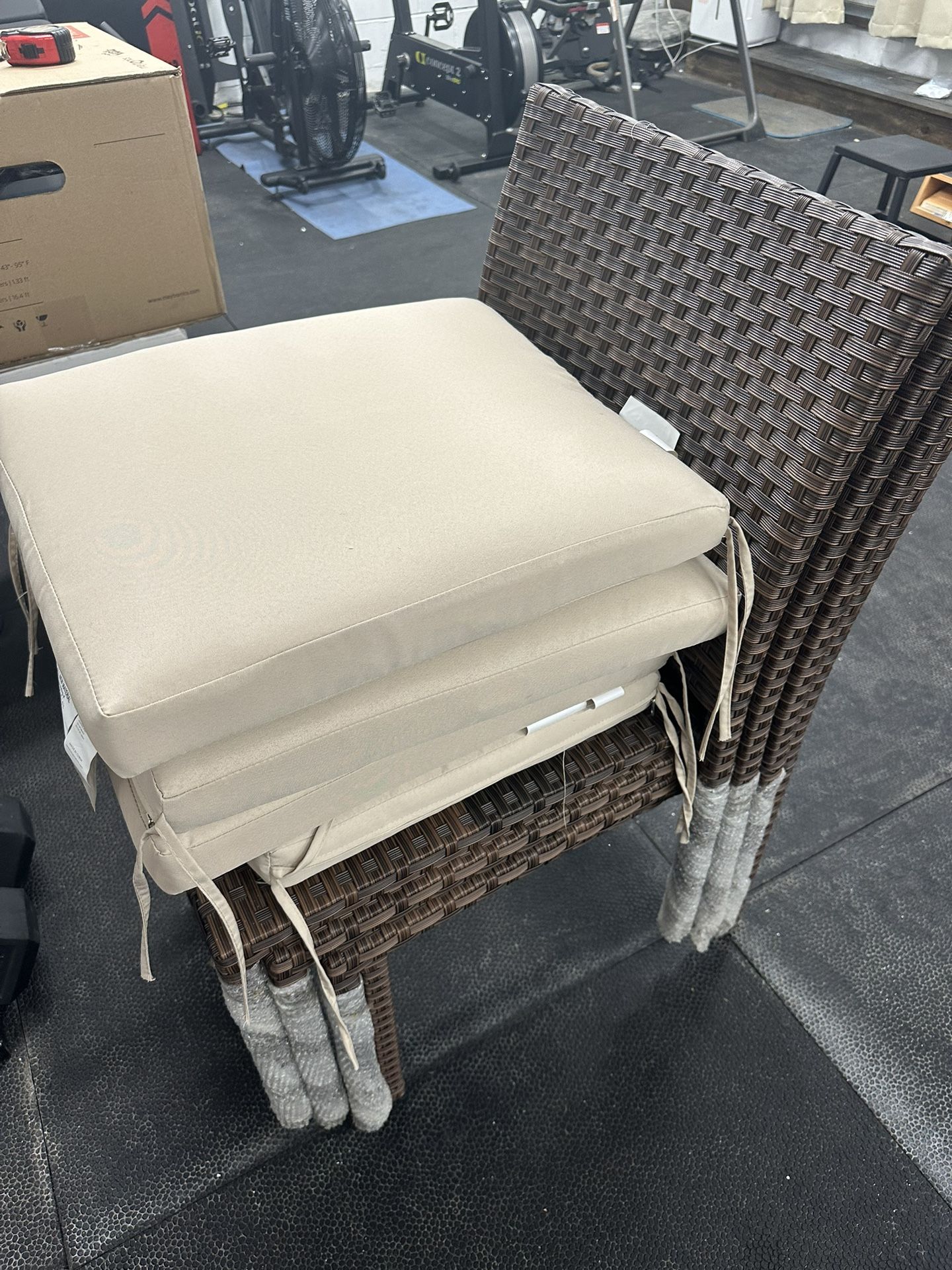 4 x Wicker Outdoor Patio Dining Chairs NEW