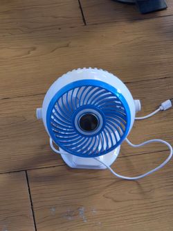 Clip on desk fan