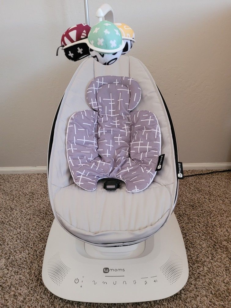 4moms Mamaroo 5.0 and infant insert!