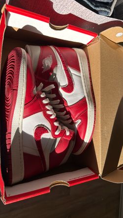 Red jordan 4s (8.5 women’s)
