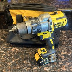 DeWalt DCD996, 3-Speed HAMMER DRILL / Driver, W/ Fully Charged Battery 