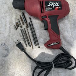 SKIL 3/8" Site Light Drill Driver-Model 6265-Like New, 5 Amp, Drill Bits & Tips, 8’ Cord