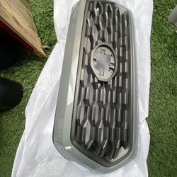 Upper Grille for Toyota Trucks 2019-2023