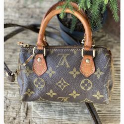 Authentic Louis Vuitton Mini speedy Vintage with crossbody 
