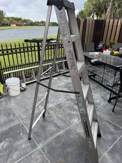 6 ft Aluminum Step Ladder – Louisville – $40