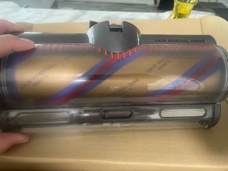 Dyson vacuum head
