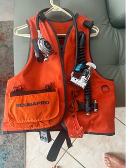 Scuba Pro size med BC with regulator and power inflator
