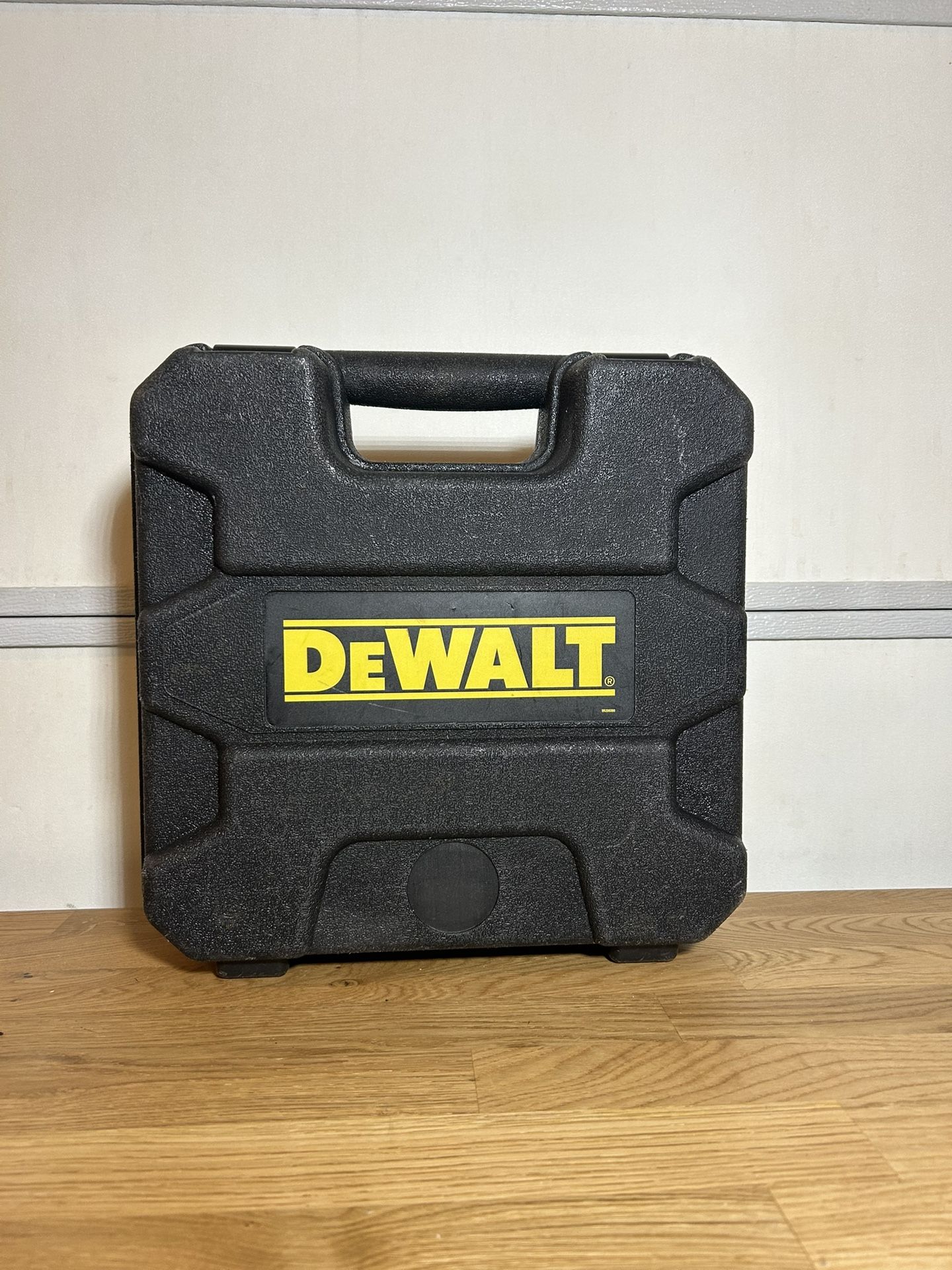 DeWALT 1" 1/2" STRIR NAILER