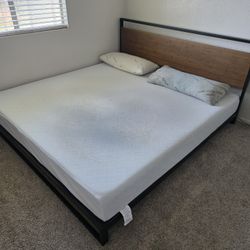 King Sized Bed Bamboo and Metal Platform with Mattress and Pillows