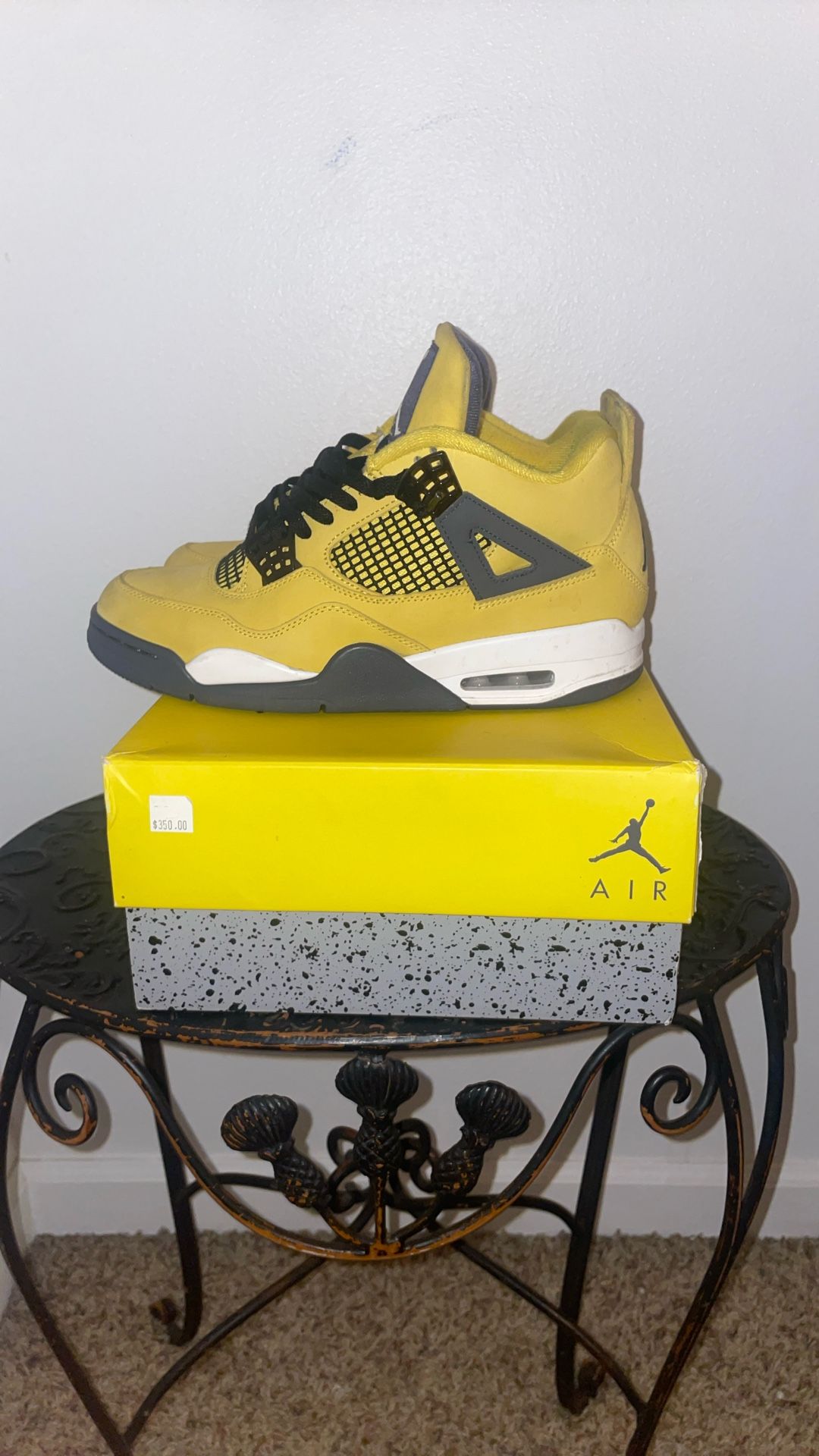Jordan 4 Yellow Lighting
