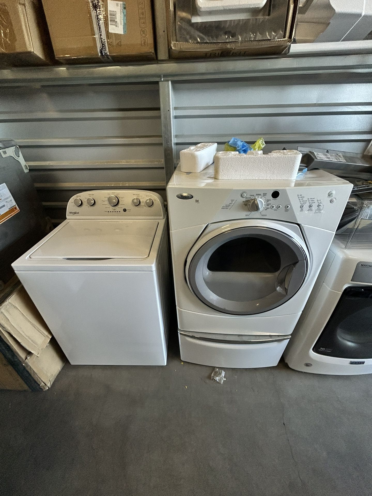 Whirlpool Washer Dryer Electric Set