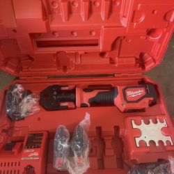 Milwaukee Short Throw Press Tool Kit