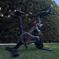 Peloton Bike + Shoes + Weights + Mat $400