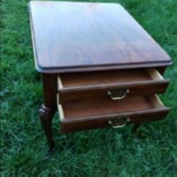 VINTAGE DREXEL FURNITURE SIDE - NIGHT STAND TAVLBLE 2 DRAWERS 26"×22"×24" H