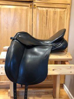 Schleese “Infinity” Dressage Saddle