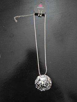 Paparazzi Crystal Necklace & Earrings Set