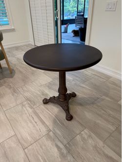 Round metal table