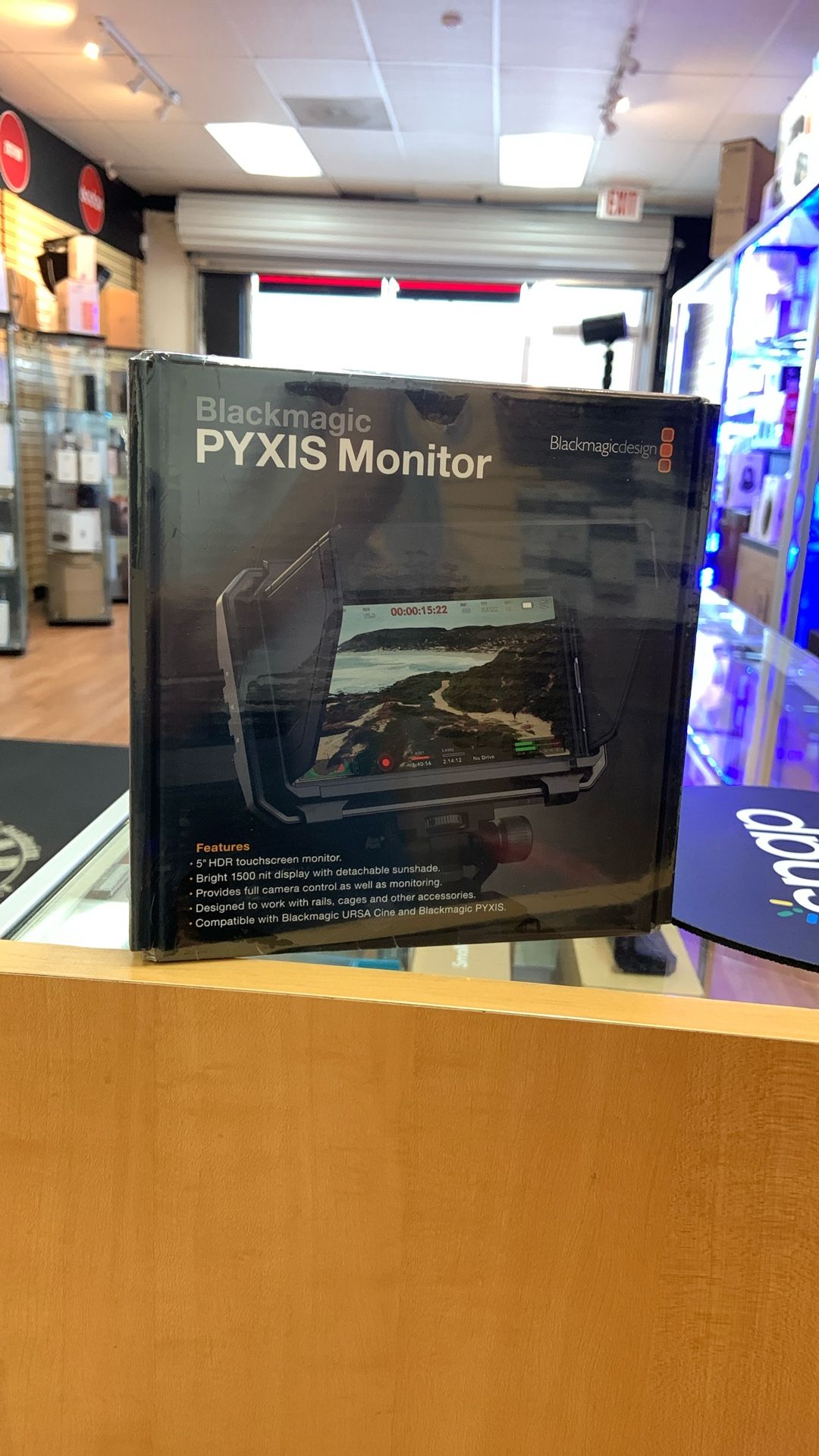 Blackmagic PYXIS Monitor