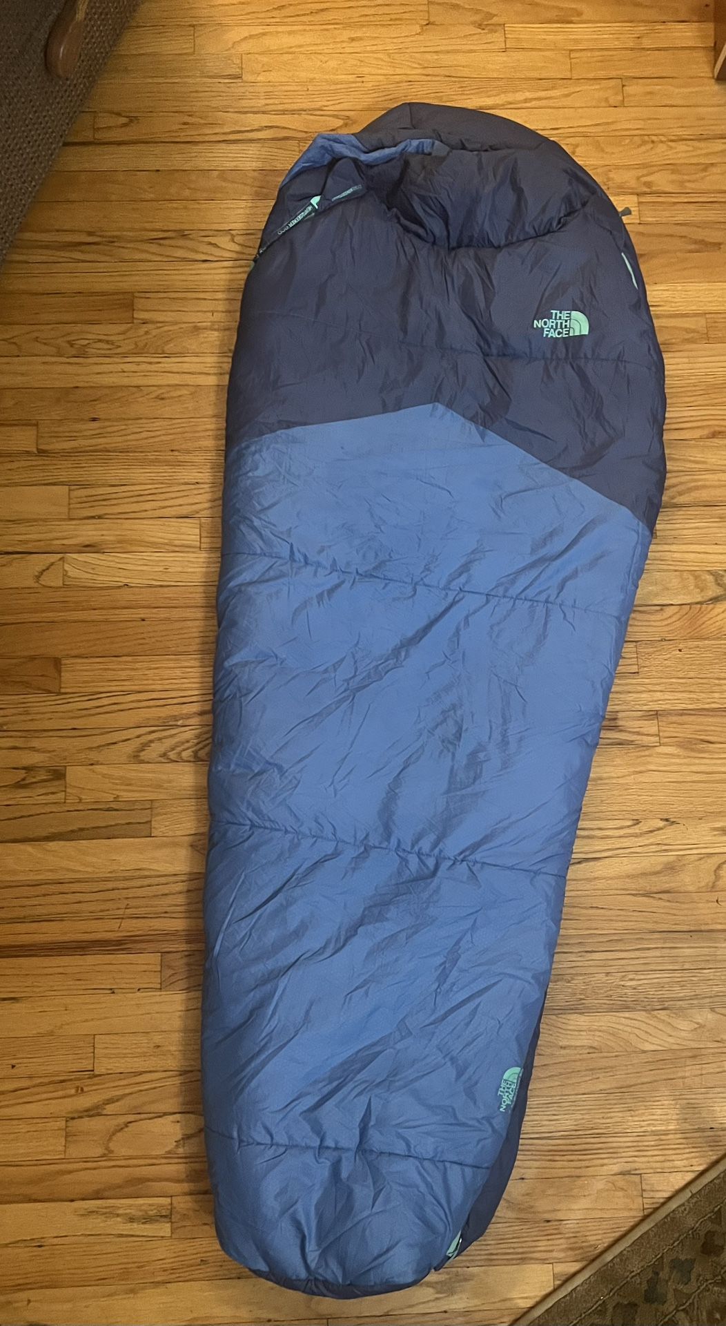 Northface Y Aleutian Synthetic 20F/-7C Sleeping Bag