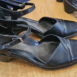 5 pair of dansko shoes size 41