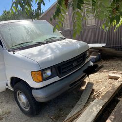 2005 Ford E-250