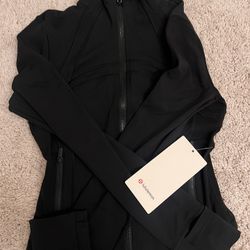 Lululemon jacket size 4