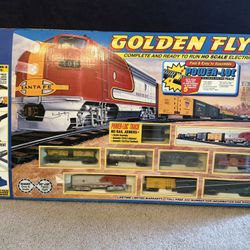 Life-Like Trains Golden Flyer